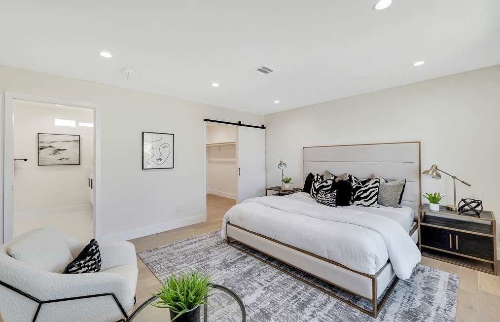 7901 Glider Ave, Los Angeles CA  90045-3049 exterior