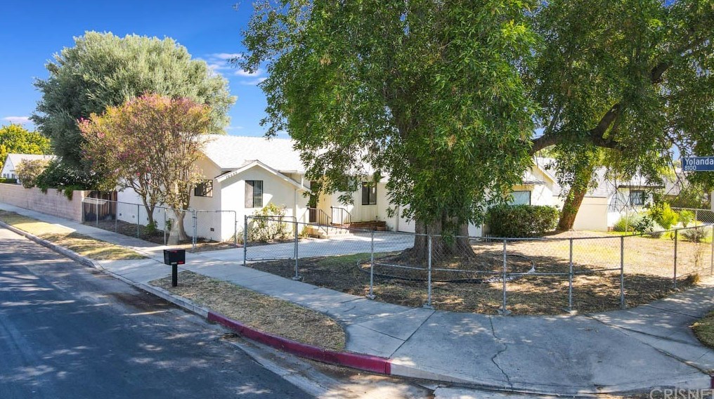 18649 Willard St, Los Angeles CA  91335-1256 exterior