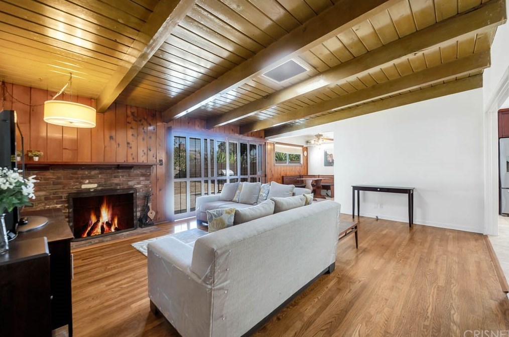18649 Willard St, Los Angeles CA  91335-1256 exterior