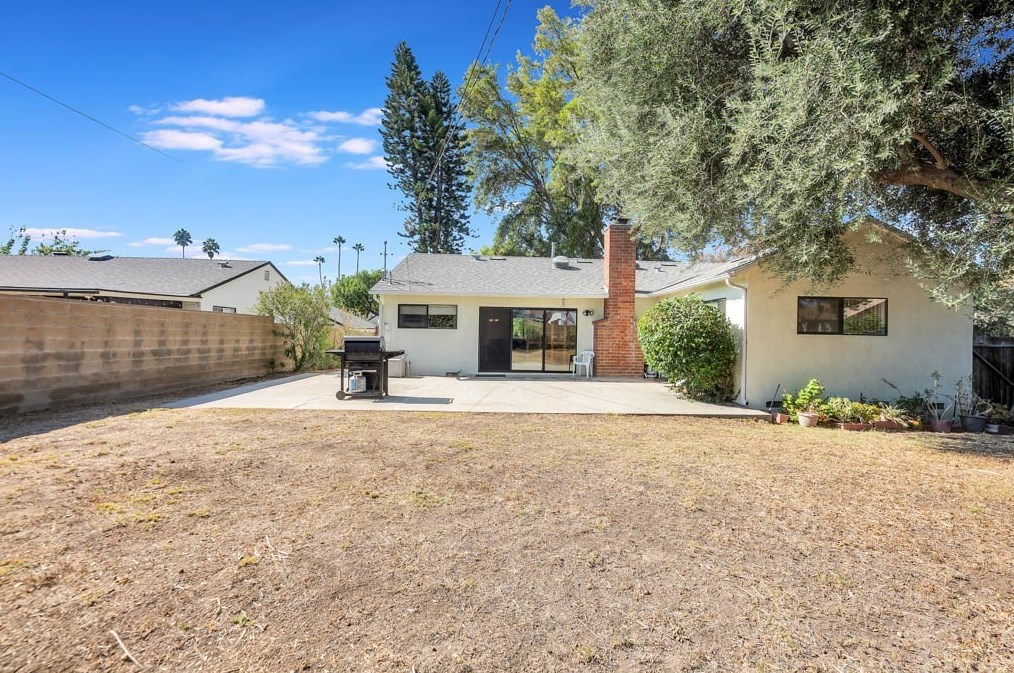 18649 Willard St, Los Angeles CA  91335-1256 exterior
