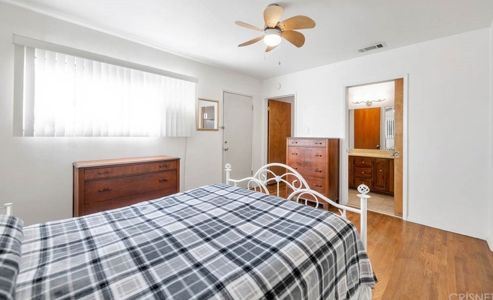 18649 Willard St, Los Angeles CA  91335-1256 exterior