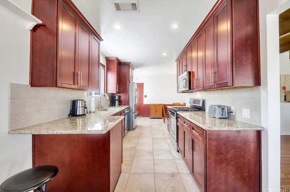 18649 Willard St, Los Angeles CA  91335-1256 exterior