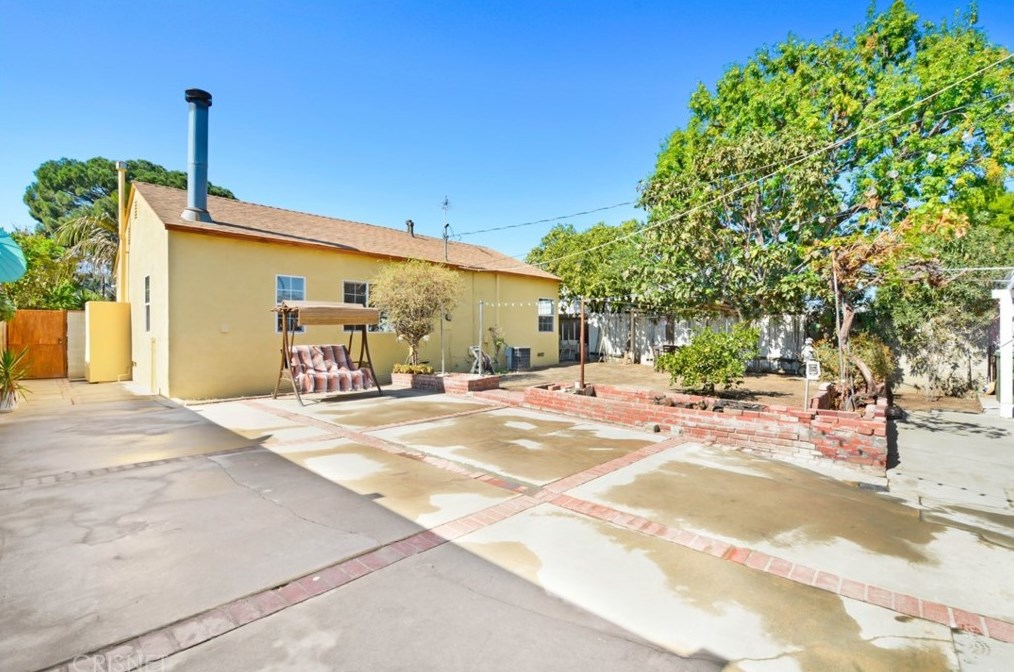 6632 Tampa Ave, Los Angeles CA  91335-1737 exterior