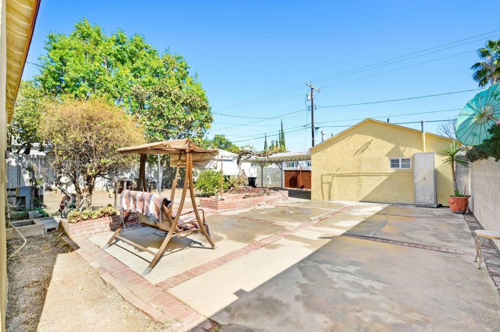 6632 Tampa Ave, Los Angeles CA  91335-1737 exterior