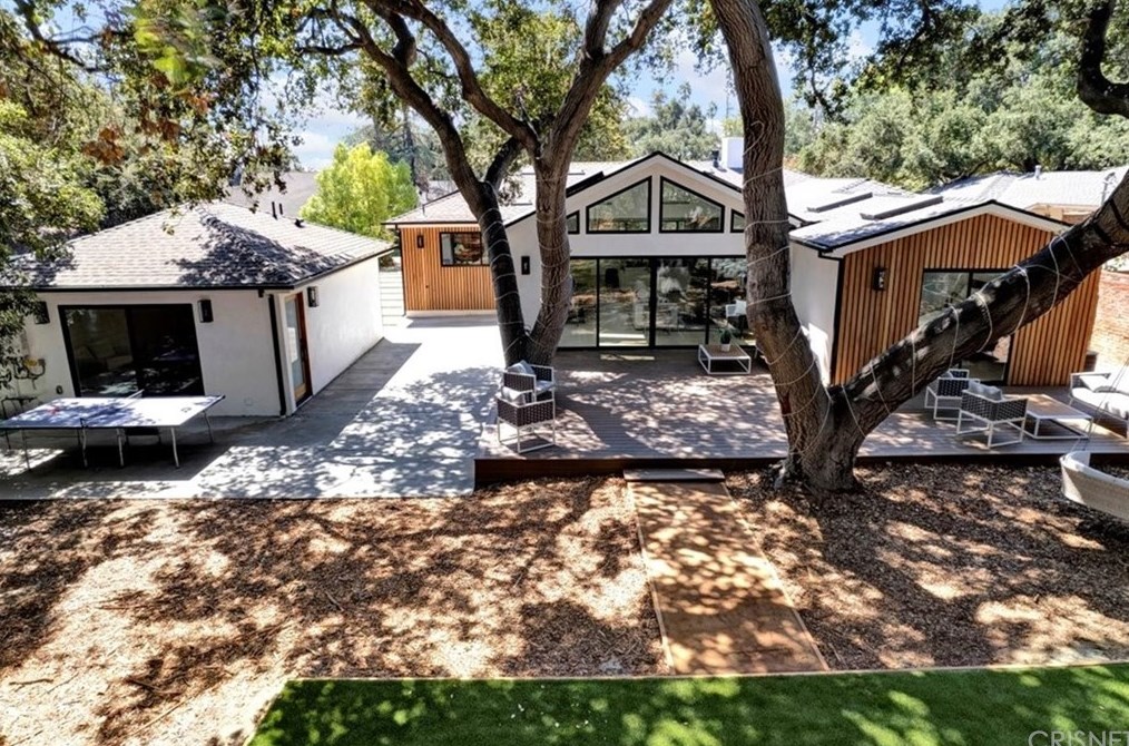2147 Woodlyn Rd, Pasadena CA  91104-3334 exterior