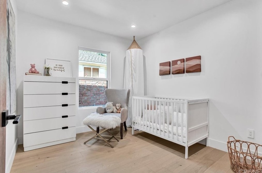 2147 Woodlyn Rd, Pasadena CA  91104-3334 exterior