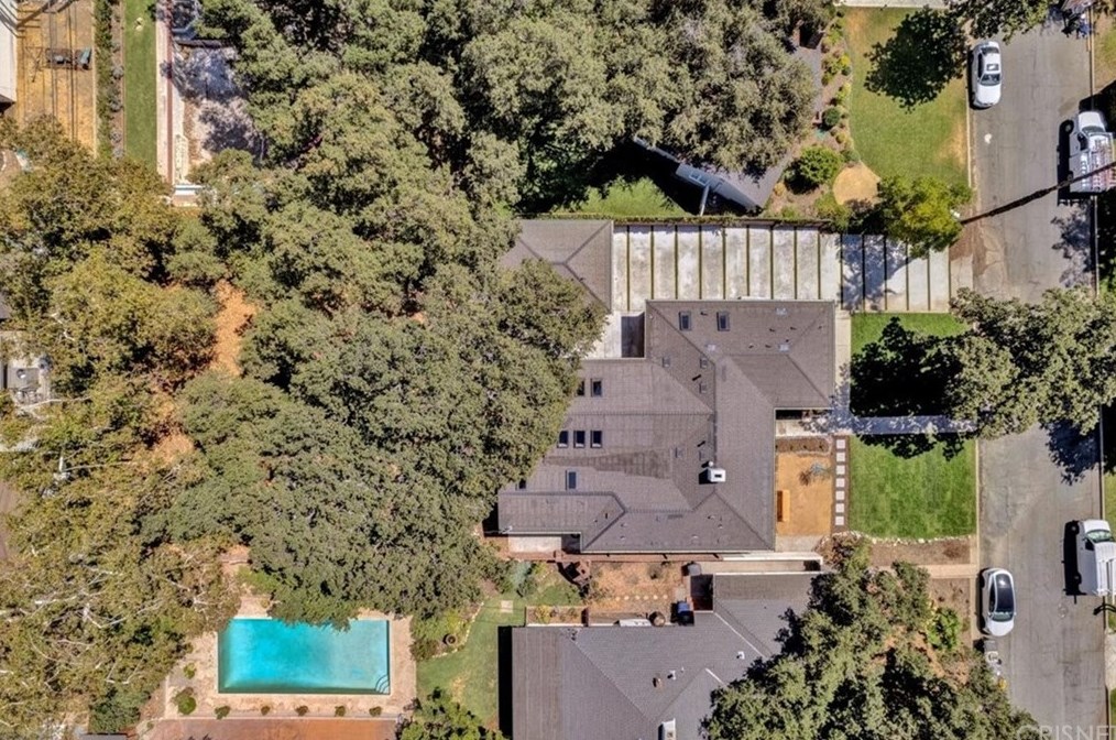 2147 Woodlyn Rd, Pasadena CA  91104-3334 exterior