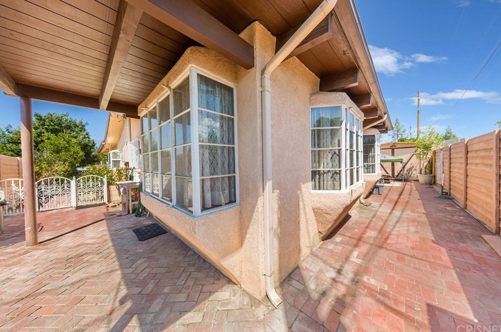 11150 Gerald Ave, San Fernando CA 91344-2601 exterior