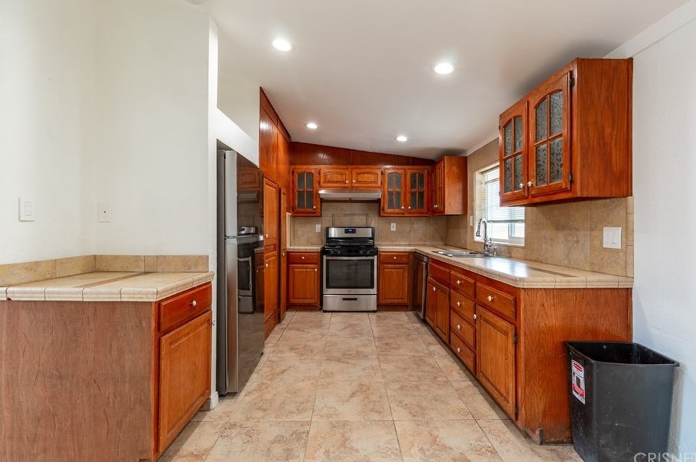 41650 30th St, Palmdale CA  93551-1374 exterior