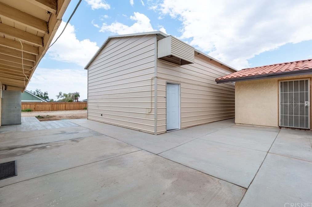 41650 30th St, Palmdale CA  93551-1374 exterior
