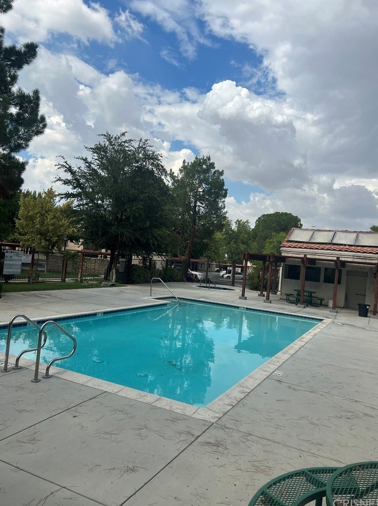 2554 Olive Dr, Palmdale CA  93550-4404 exterior