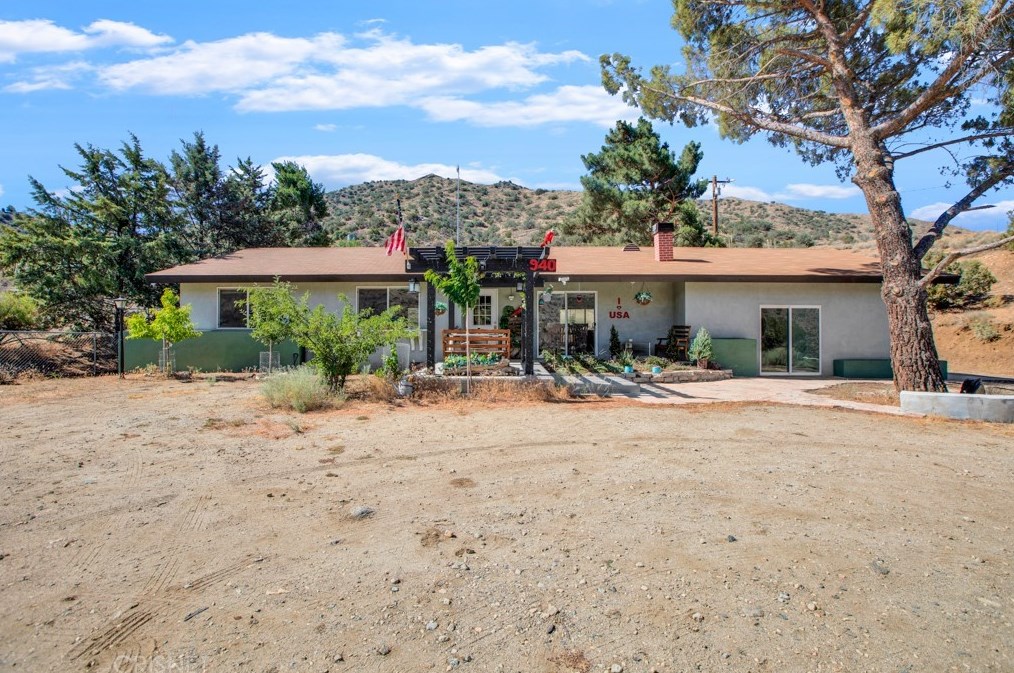 940 Soledad Pass Rd, Palmdale CA  93550-9790 exterior
