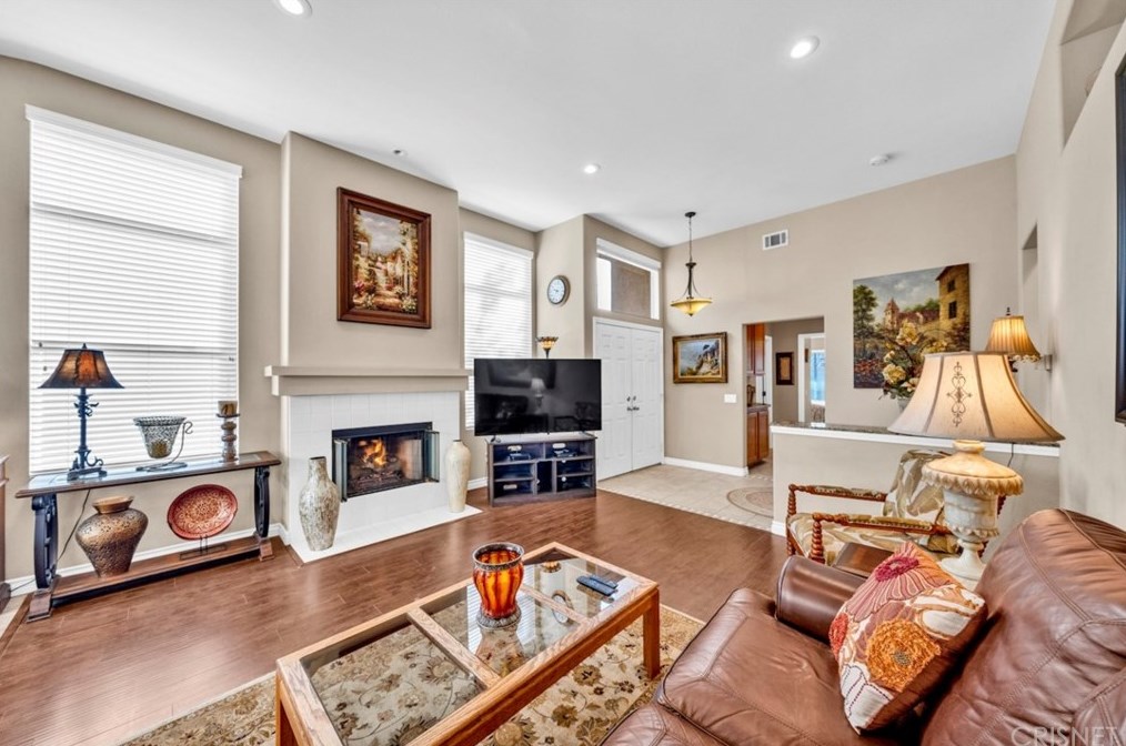 5325 Villa Mallorca Pl, Camarillo CA 93012-5325 exterior