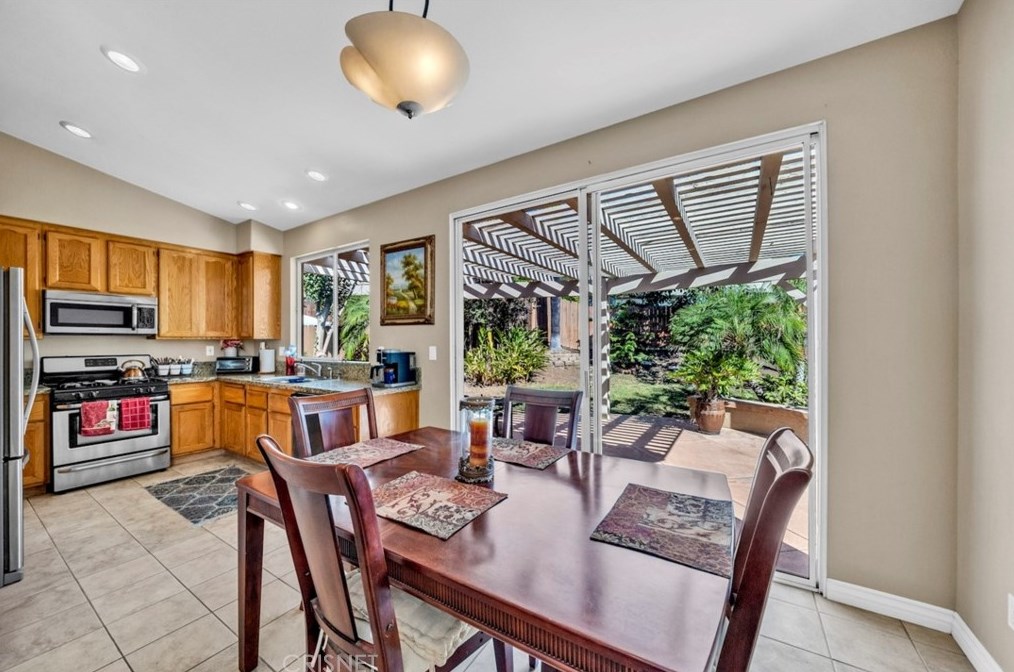 5325 Villa Mallorca Pl, Camarillo CA 93012-5325 exterior