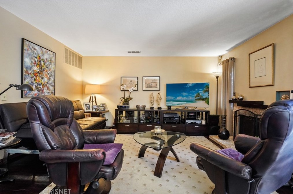2794 Woodlyn Rd, Pasadena CA  91107-1879 exterior