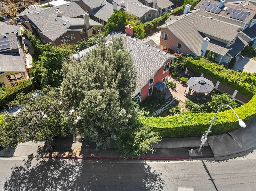 2794 Woodlyn Rd, Pasadena CA  91107-1879 exterior