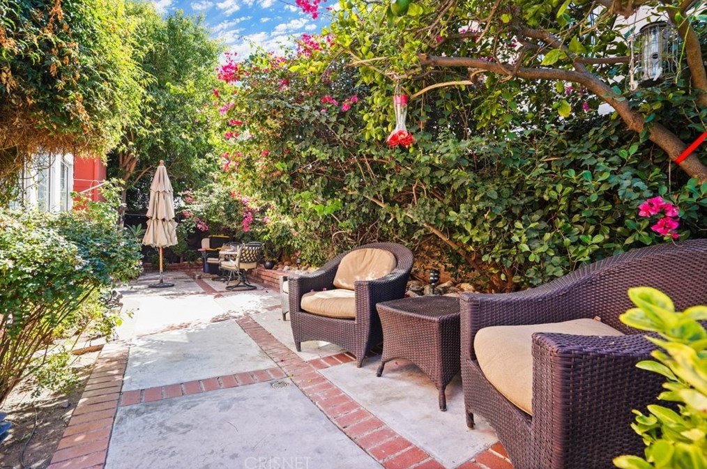 2794 Woodlyn Rd, Pasadena CA  91107-1879 exterior