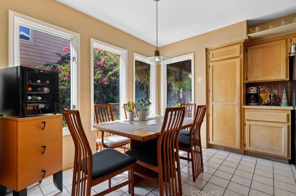 2794 Woodlyn Rd, Pasadena CA  91107-1879 exterior