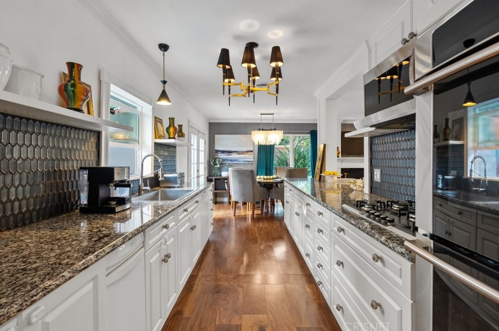 18813 Covello St, Los Angeles CA  91335-2748 exterior