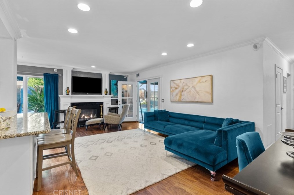 18813 Covello St, Los Angeles CA  91335-2748 exterior