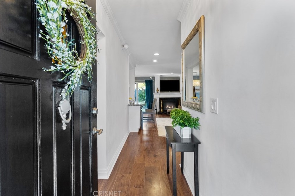 18813 Covello St, Los Angeles CA  91335-2748 exterior