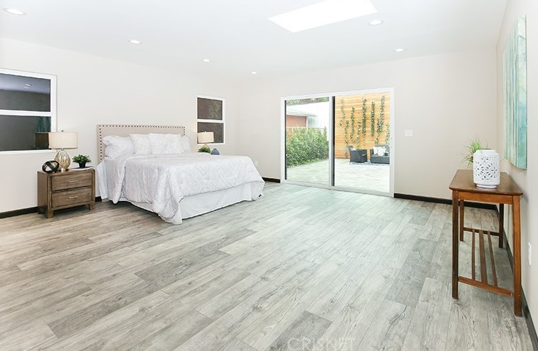 1041 Dexter St, Los Angeles CA  90042-2247 exterior