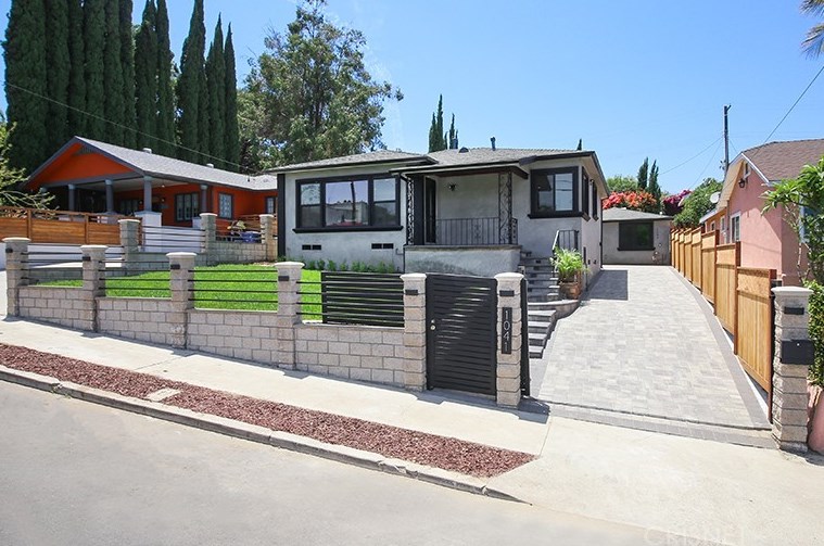 1041 Dexter St, Los Angeles CA  90042-2247 exterior