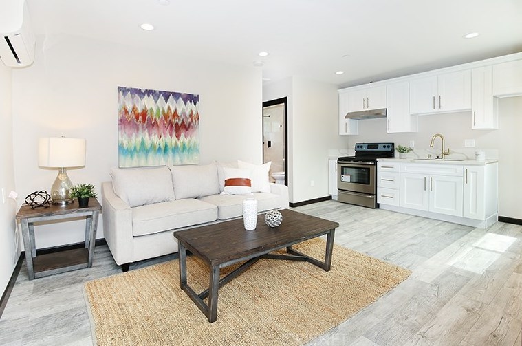 1041 Dexter St, Los Angeles CA  90042-2247 exterior