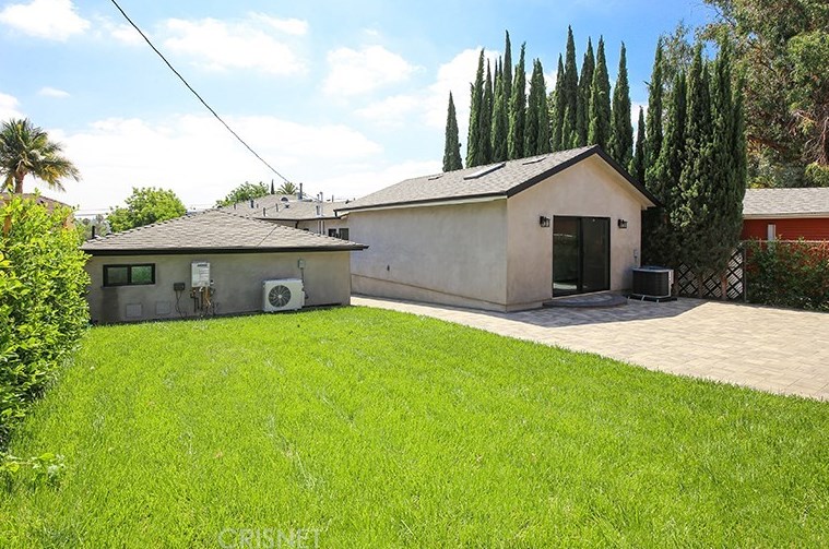 1041 Dexter St, Los Angeles CA  90042-2247 exterior