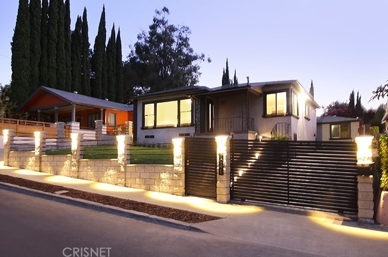 1041 Dexter St, Los Angeles CA  90042-2247 exterior