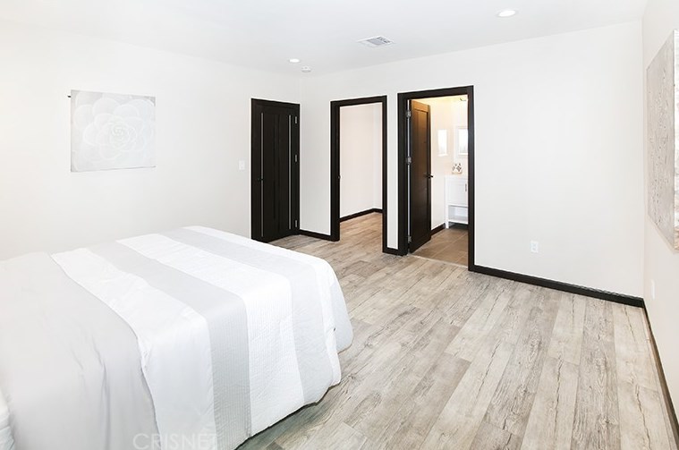 1041 Dexter St, Los Angeles CA  90042-2247 exterior
