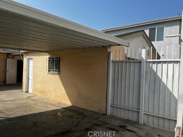 1249 52nd St, Los Angeles CA  90058-3333 exterior
