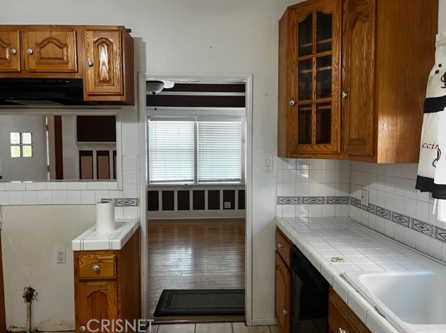 1249 52nd St, Los Angeles CA  90058-3333 exterior