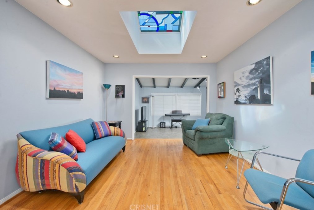 6701 Bovey Ave, Los Angeles CA  91335-4936 exterior