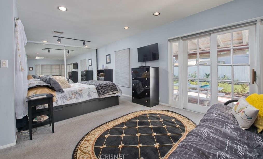 6701 Bovey Ave, Los Angeles CA  91335-4936 exterior