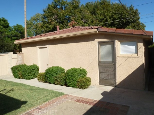 7358 Garden Grove Ave, Los Angeles CA  91335-3127 exterior