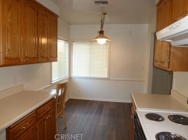 7358 Garden Grove Ave, Los Angeles CA  91335-3127 exterior