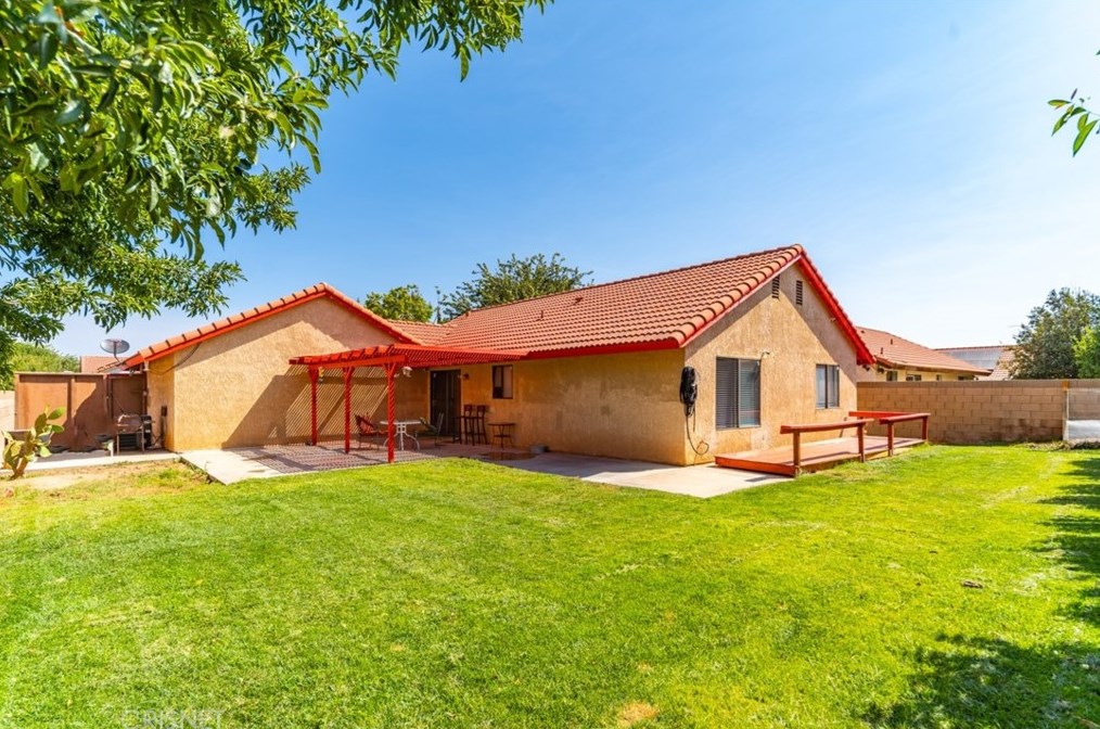 3014 Avenue, Palmdale CA  93550-0056 exterior