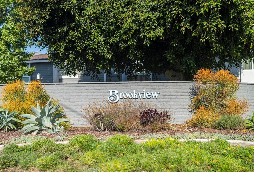 608 Rainier Way, Costa Mesa CA  92626-3102 exterior