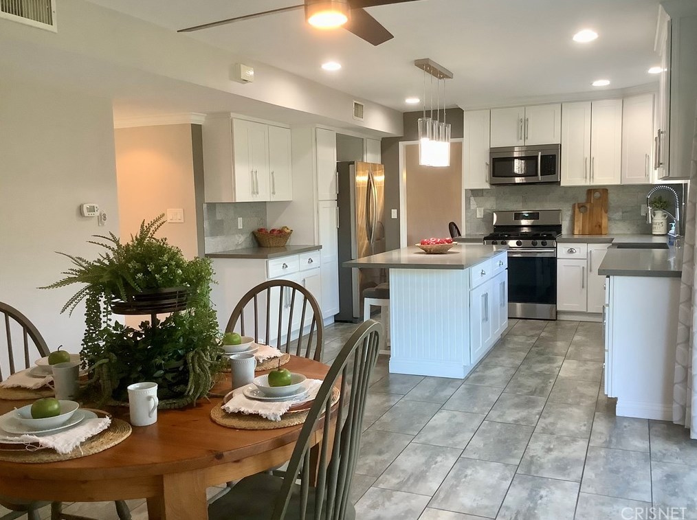 2163 Cheam Ave, Simi Valley, CA 93063