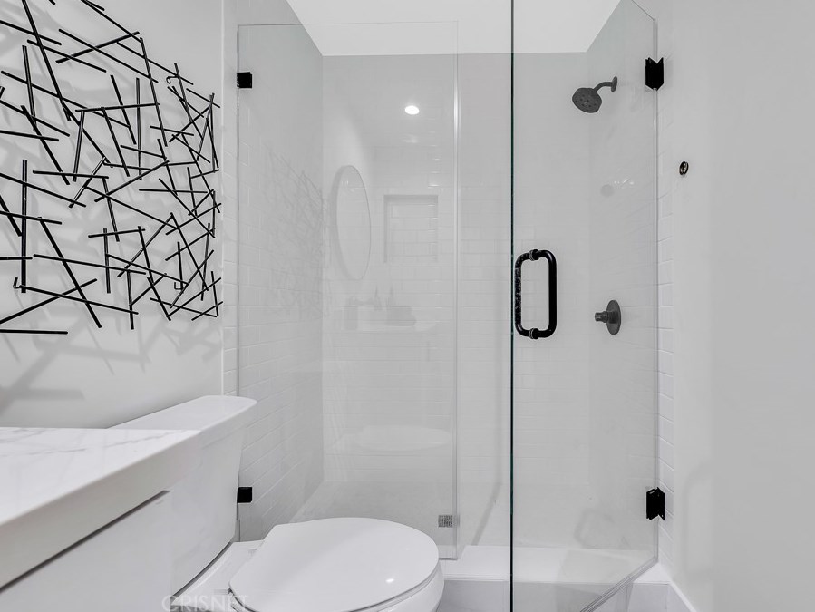 7901 Glider Ave, Los Angeles CA  90045-3049 exterior