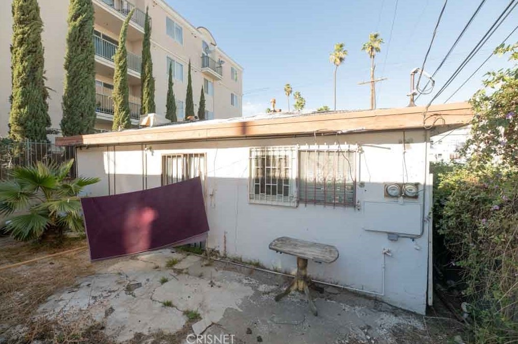 3132 San Marino St, Los Angeles CA  90006-1409 exterior