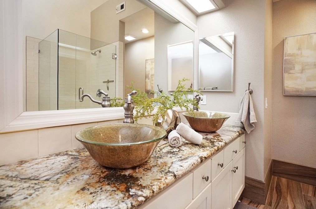 214 Camino Cortina, Camarillo CA  93010-2600 exterior
