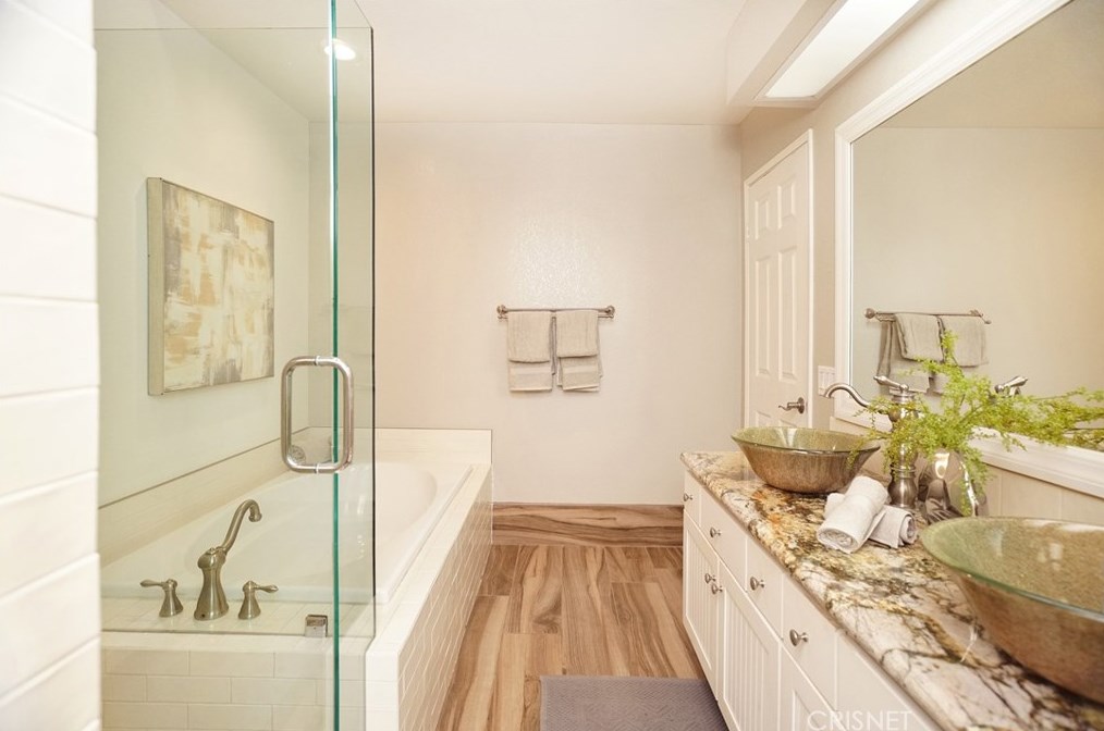 214 Camino Cortina, Camarillo CA  93010-2600 exterior