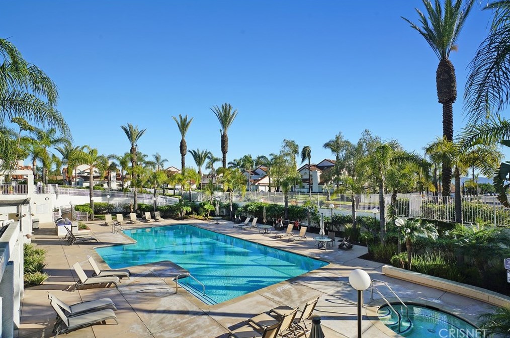 214 Camino Cortina, Camarillo CA  93010-2600 exterior