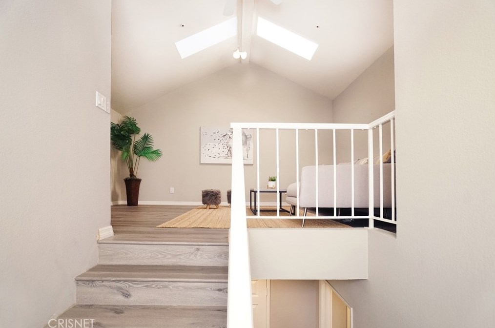214 Camino Cortina, Camarillo CA  93010-2600 exterior