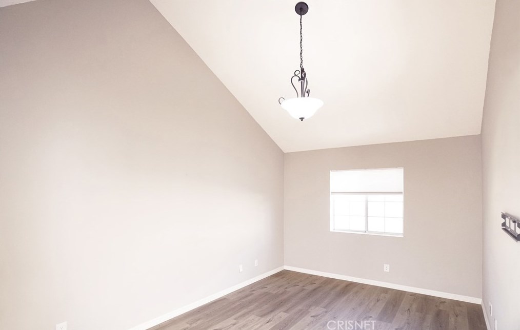 214 Camino Cortina, Camarillo CA  93010-2600 exterior