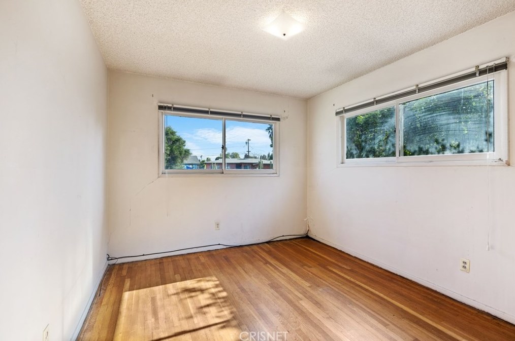 6225 Shirley Ave, Los Angeles CA  91335-6547 exterior