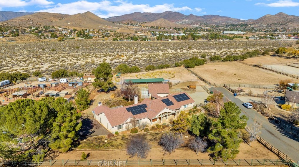 2453 Trails End Rd, Acton CA  93510-2442 exterior