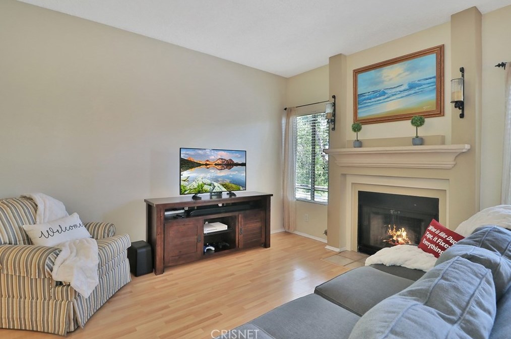 161 Mcafee Ct, Thousand Oaks CA 91360-2670 exterior